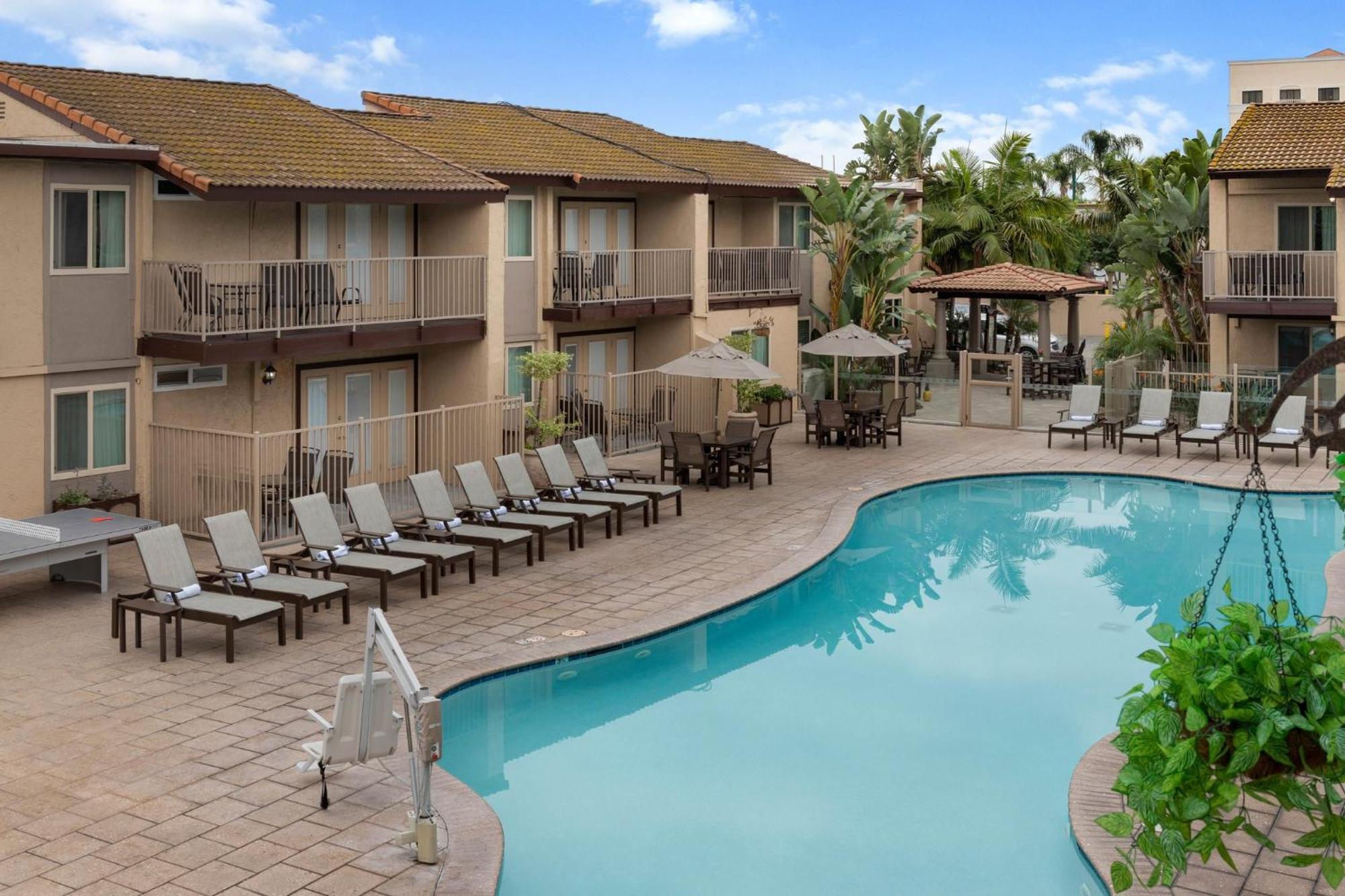 Club Wyndham Dolphin'S Cove Hotel Anaheim Exterior photo